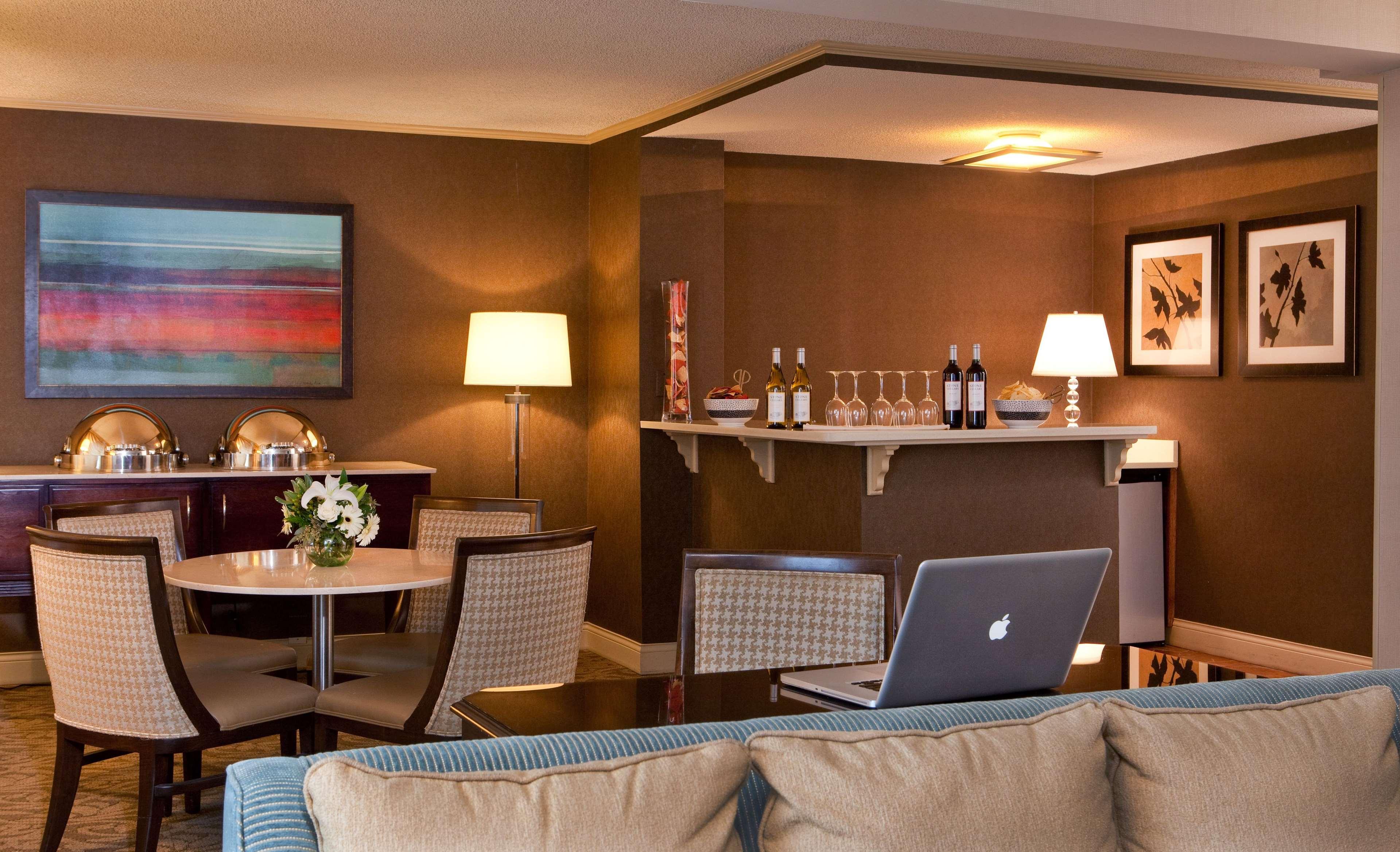Hotel Sonesta Atlanta Airport North 3*
