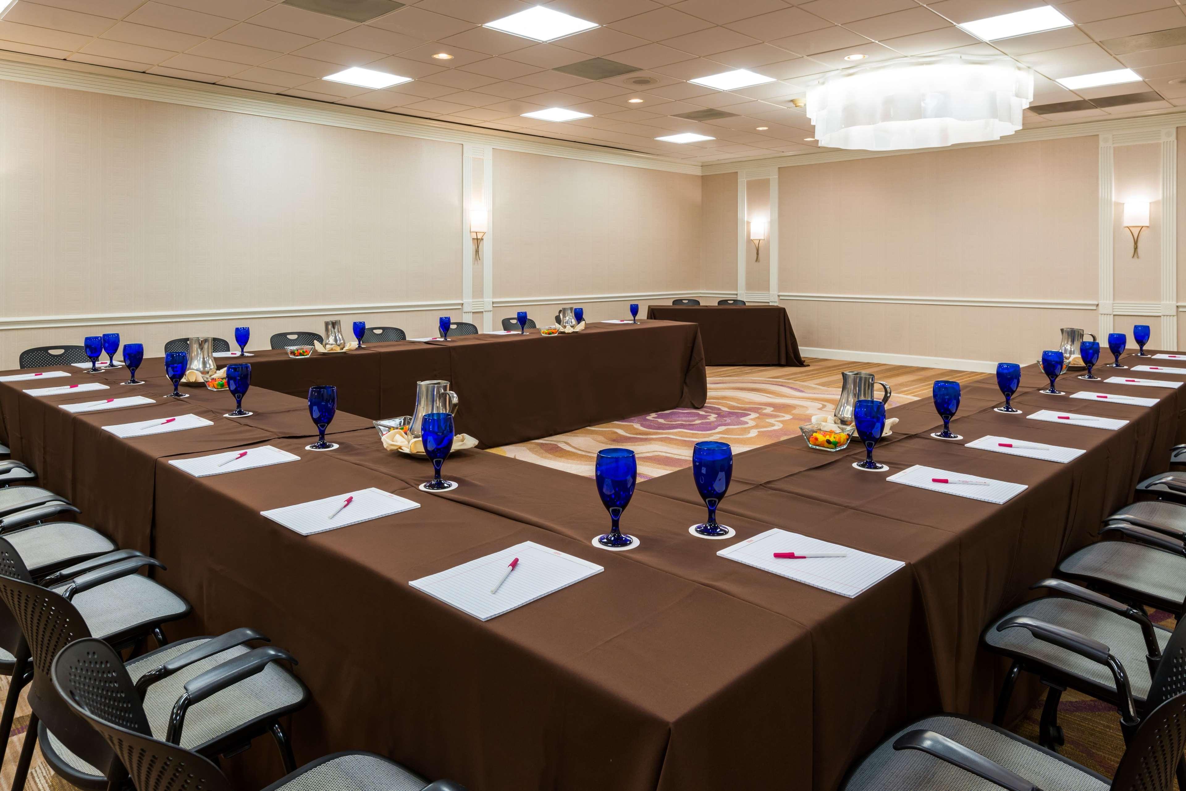 Hotel Sonesta Atlanta Airport North 3*